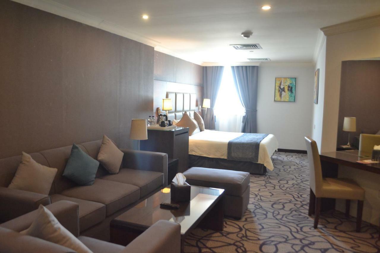 Golden Tulip Al Khobar Hotel Exterior photo